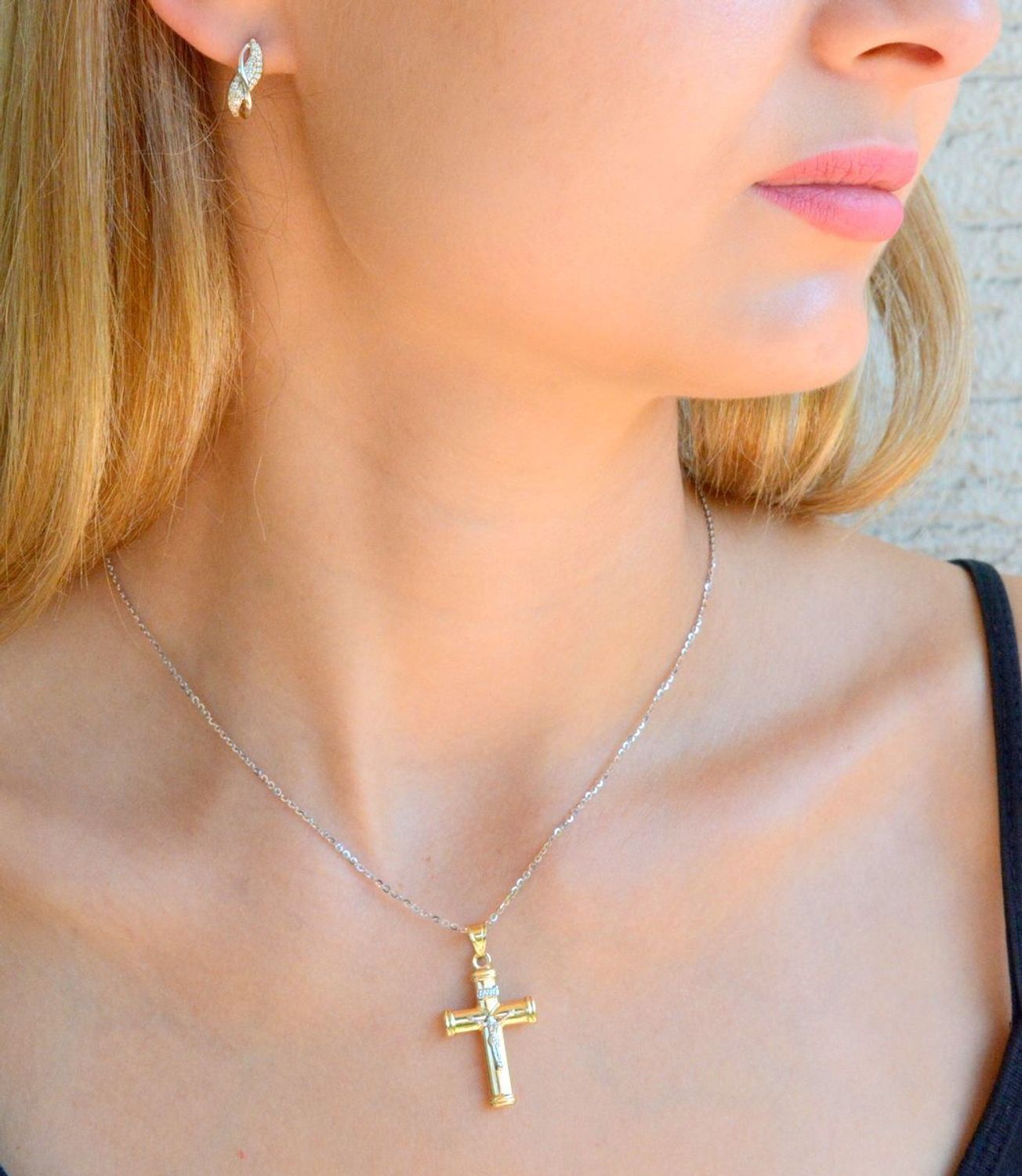 Złota zawieszka krzyżyk 585 z wizerun.jpg